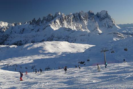 Passo San Pellegrino Pista Col Margherita.jpg Passo San Pellegrino Pista Col Margherita.jpg