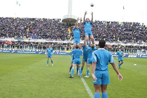 rugbyshow nellintervallo di Fiorentina-Atalanta rugbyshow nellintervallo di Fiorentina-Atalanta