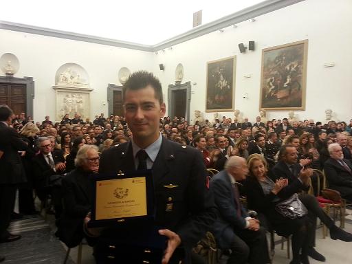 Mauro Nespoli premiato nella Sala della Protomoteca Mauro Nespoli premiato nella Sala della Protomoteca
