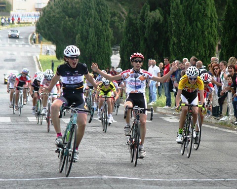 Memorial Claudio Bagnoli 2013 la vittoria allo sprint di Mennella esordiente primo anno Memorial Claudio Bagnoli 2013 la vittoria allo sprint di Mennella esordiente primo anno