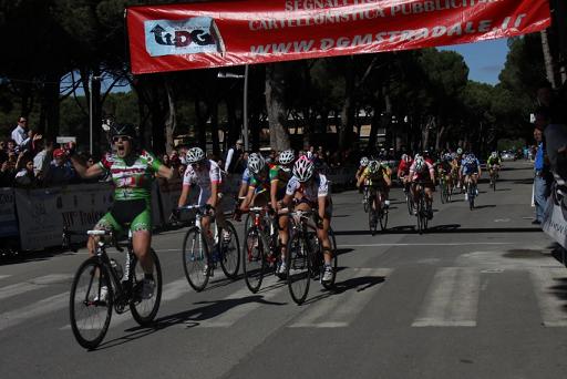 la vittoria dellallieva Giulia Nanni allo sprint la vittoria dellallieva Giulia Nanni allo sprint