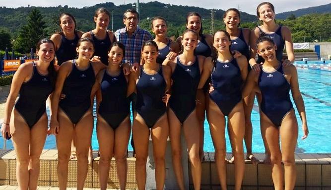 Rapallo Pallanuoto - Squadra Under 19 con il presidente Enrico Antonucci