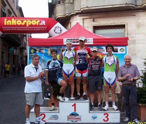 Cronoscalata Antelio Jacoponi 2012 podio assoluto maschile e femminile Cronoscalata Antelio Jacoponi 2012 podio assoluto maschile e femminile