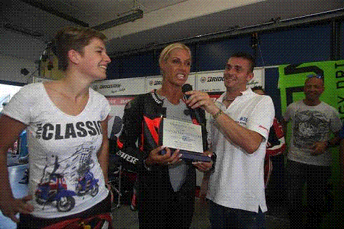 Da sx la campionessa europea Chiara Valentini Annalisa Minetti e Emiliano Malagoli. Team Di.Di