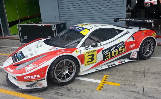 La Ferrari 458 di Montermini-Rigon pronta ai box di Monza La Ferrari 458 di Montermini-Rigon pronta ai box di Monza