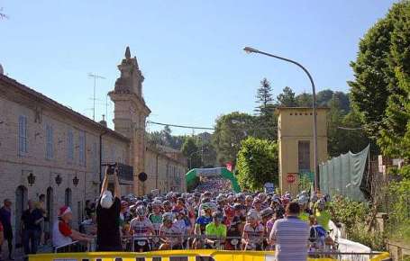 si-pedaler -senza-ansia-agonistica-alla-granfondo-dei-colli-piceni t si-pedaler -senza-ansia-agonistica-alla-granfondo-dei-colli-piceni t
