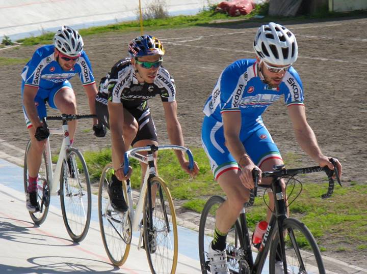 Fontana e azzurri su pista di recente al Velodromo Lello Simeone di Barletta