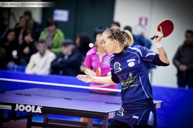 Niko Stefanova nel match dandata contro Wei Jian Max Mocci Fotografia Niko Stefanova nel match dandata contro Wei Jian Max Mocci Fotografia