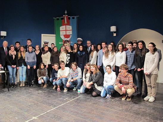 presidente Boffa con gli studenti vincitori del concorso