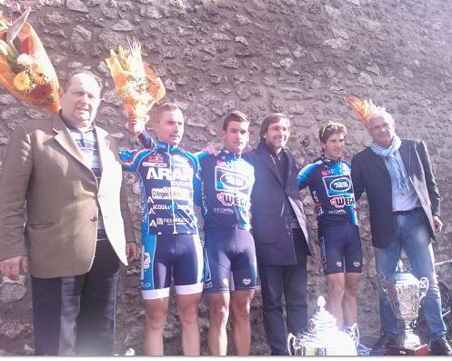 Trofeo Adolfo Leoni 2013 il podio con lorganizzatore Peron primo da sx-il sindaco Petrangeli al centro-il presidente FCI Lazio Pirone primo da dx