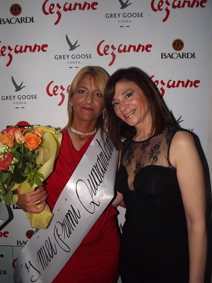 Vincitrice del concorso I miei primi quarantanni Francy Ferrara a sx