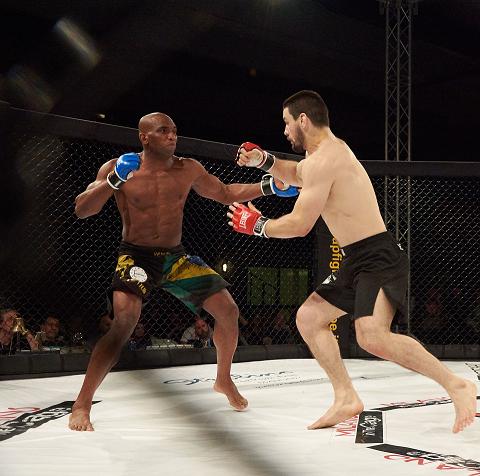1amilano in the cage 2 1amilano in the cage 2