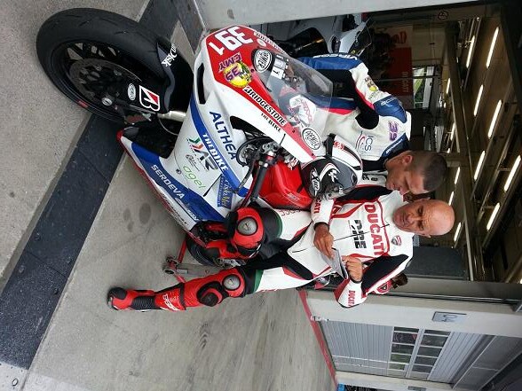 Dario Marchetti spiega i segreti del red Bull Ring a Emiliano Malagoli Dario Marchetti spiega i segreti del red Bull Ring a Emiliano Malagoli