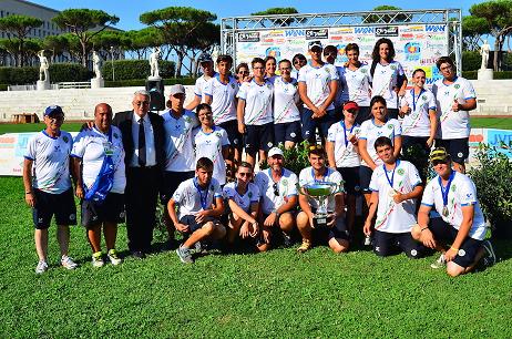GLI AZZURRI FESTEGGIANO LA VITTORIA DELLA YOUTH CUP 2015 OK copia