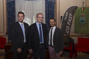 Paraciclismo Pineto 2016 il sindaco verrocchio con milanesi di giuseppe go fast