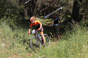 0Marathon Foresta Mercadante 2016 il vincitore Paolo Colonna in azione