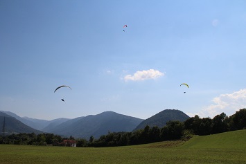 arrivo dei primi 3 a passare la linea di arrivo 18 lug