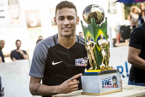 1. Neymar Jr alla finale del Neymar Jrs Five 2016 1. Neymar Jr alla finale del Neymar Jrs Five 2016