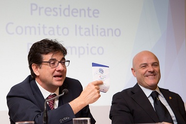 a sx il presidente del CIP nazionale Luca Pancalli con Paolo Poddighe