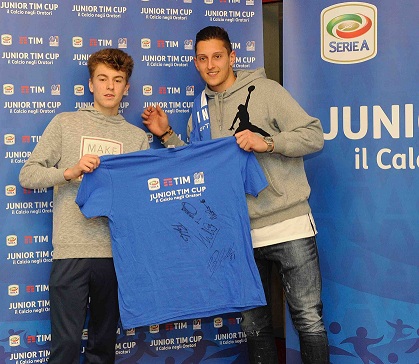 Pierluigi Gollini con maglia staffetta Pierluigi Gollini con maglia staffetta