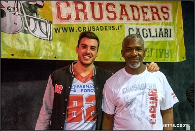 Lhead coach Jarvis Mc Garrah con il suo atleta Luca Puddu Foto Giulia Congia