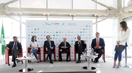 Da sinistra Alessandro Rogato Martina Cambiaghi Attilio Fontana Franco Chimenti Gian Paolo Montali Luigi De Siervo Federica Lodi