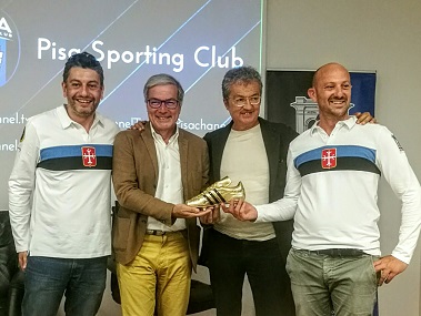 Nicola Davini Diego Decarli Giuseppe Corrado e Marco Castellano con la Scarpa doro di Kieft