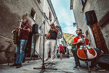 SA2018 CentroStorico aperitivo con TrioCasaMia phValerioLupini SA2018 CentroStorico aperitivo con TrioCasaMia phValerioLupini
