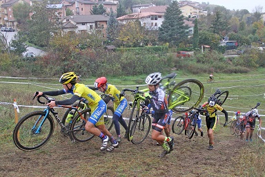 Trofeo Città di LAquila 01112018 bici in spalla e tratto a piedi