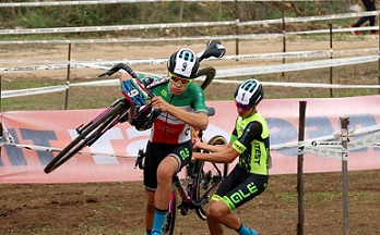 0Trofeo Ciclocross Città di Corato 04112018 il tricolore Ettore Loconsolo e Ivan Carrer in azione 1
