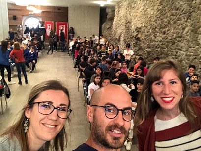 0a0Al centro Manolo Cattari con la coordinatrice territoriale nord Sardegna di Agitamus Monica Pirina e la psicologa Siria Bonu 0a0Al centro Manolo Cattari con la coordinatrice territoriale nord Sardegna di Agitamus Monica Pirina e la psicologa Siria Bonu