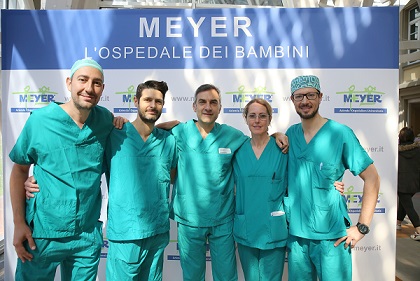 0a0Il prof Morabito al centro e il suo team rid