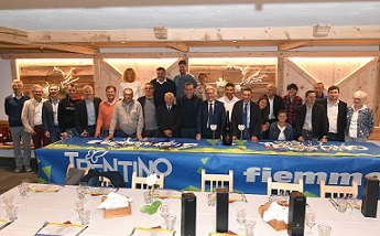0a0I Campioni di Fiemme e i partecipanti alla Cena dei Campioni