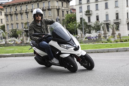 0a1-piaggio-mp3-300-hpe-sport 0a1-piaggio-mp3-300-hpe-sport