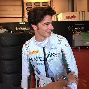 0a0La gioia di Alessio Rovera dopo la pole position conquistata al Mugello a luglio