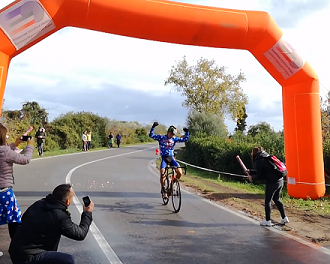 0a0aMemorial Efisio Melis 04122019 lo junior Spanu a braccia alzate