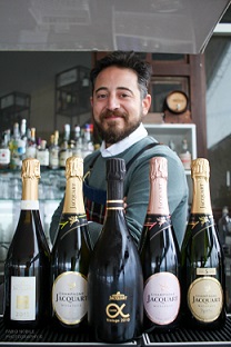 0a0aaaaRoberto Maone bar manager del Punta Tre Pini di Genova 0a0aaaaRoberto Maone bar manager del Punta Tre Pini di Genova