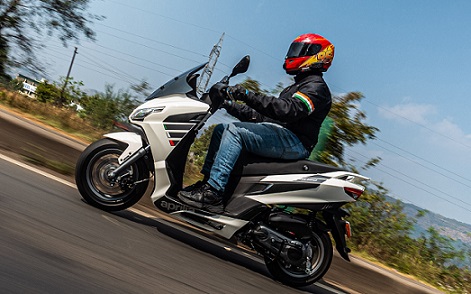 2021-aprilia-sxr-160-01