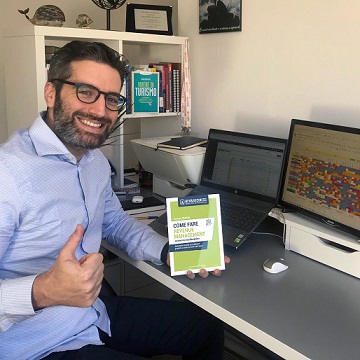 Giuseppe Murina con il suo libro