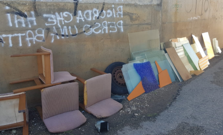 rifiuti_via_scrimieri_lecce