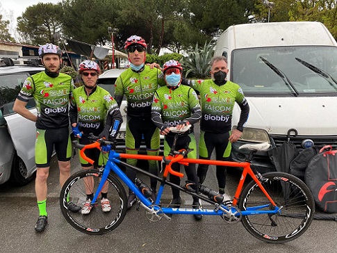 Maniga Paracycling 22042021 la squadra a Marina di Massa
