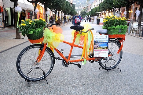 diano-marina-omaggia-i-ciclisti_t