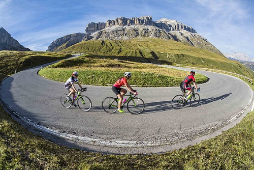 Arabba road-bike_ph.credit_Arabba-fodom-turismo