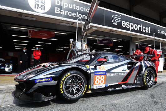 Rovera Ferrari488 pits1 Barcelona2021 ph.JEP Elms(1)