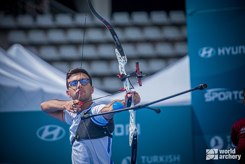 Federico Musolesi al tiro nella finale di Parigi
