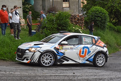 Gianluca Caserza e Giulia Patrone