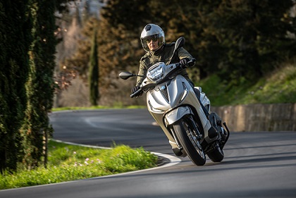 piaggio-beverly-300