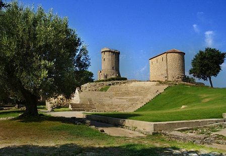 Teatro_Antico_Velia_02