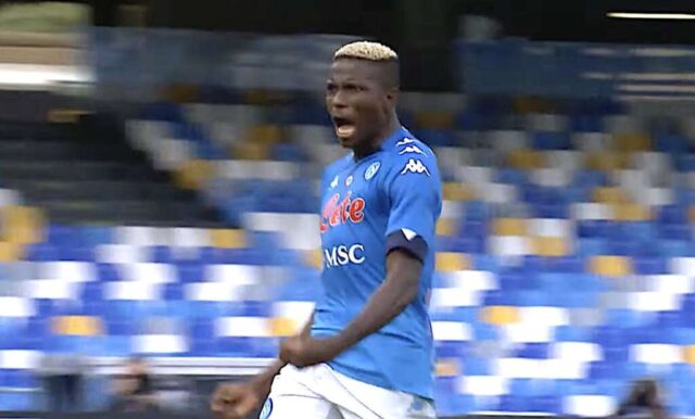 Victor Osimhen napoli Victor Osimhen-Napoli, addio vicino: c’è l’offerta del Manchester United