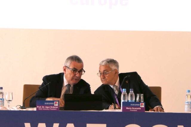 il Presidente Mario Scarzella con il Presidente World Archery e Vicepresidente CIO Ugur Erdener al Congresso Elettivo di Monaco (Ger)